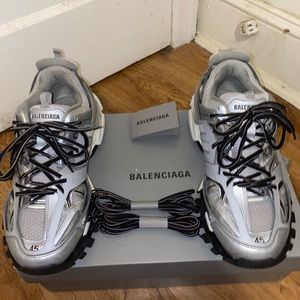 Balenciaga track